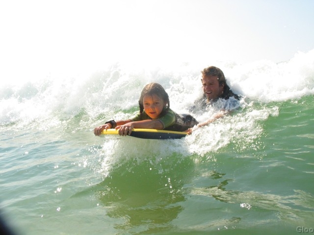  Children's surfing in complete safety in Gironde